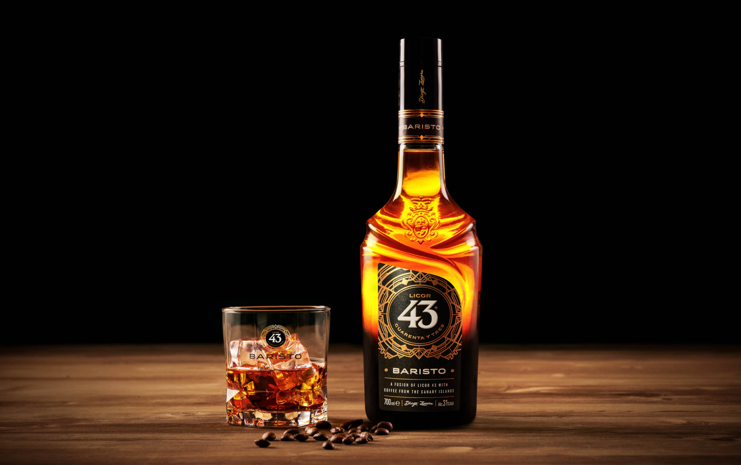 Licor 43 is the pride of the Zamora Company: a family recipe that became the Spanish liqueur with the greatest international reach. With the European market in mind, they created a special edition: Licor 43 Baristo, which included notes of coffee from Agaete, in the Canary Islands, in its legendary recipe. The essence of Spanish coffee culture, infused in a bottle.   
