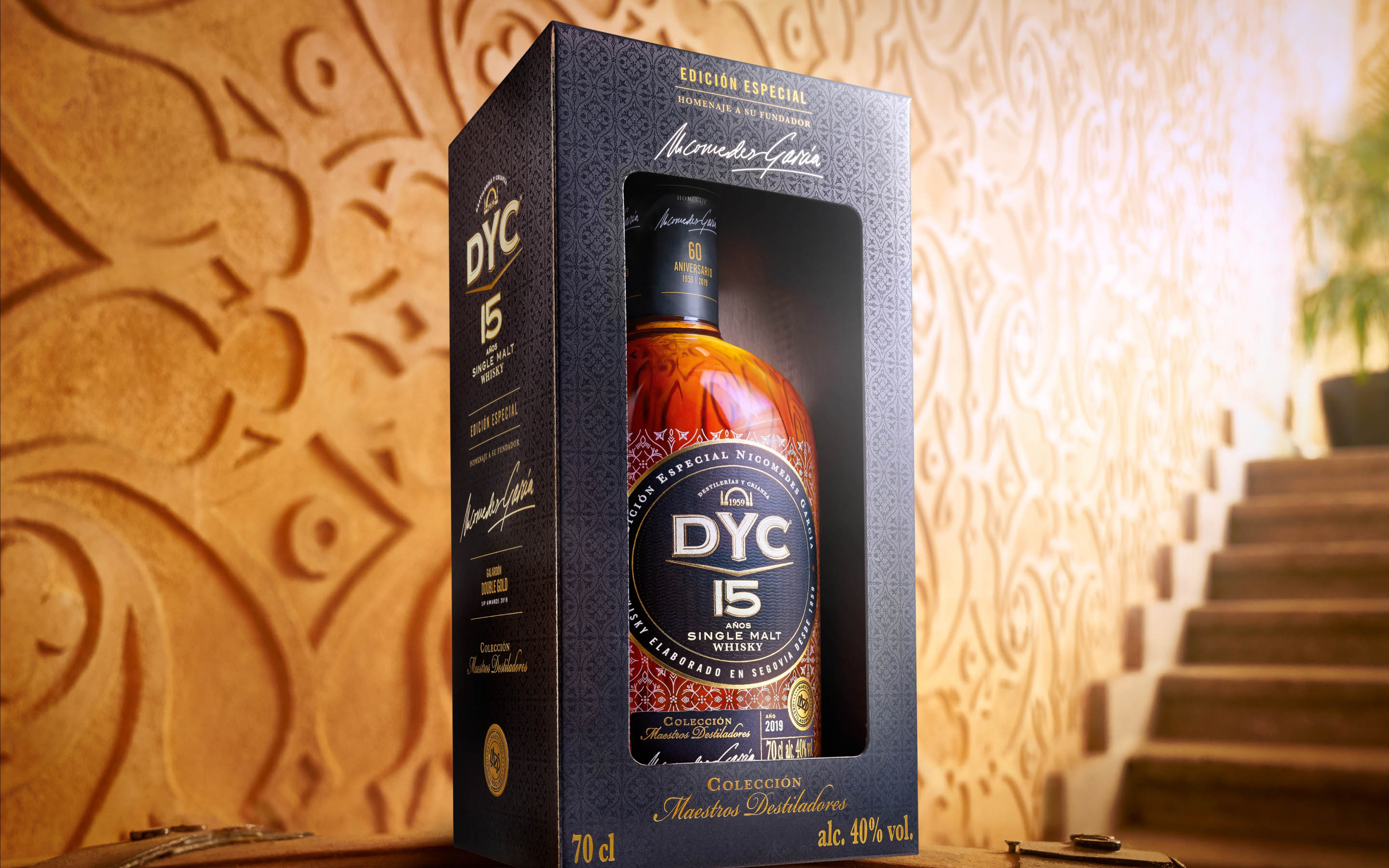 De origen segoviano, DYC lleva desde 1959 elaborando whiskys de primera calidad, caracterizados por un sabor único y lleno de matices que logra gracias a su amplia experiencia, pasión y un minucioso proceso de destilación.
