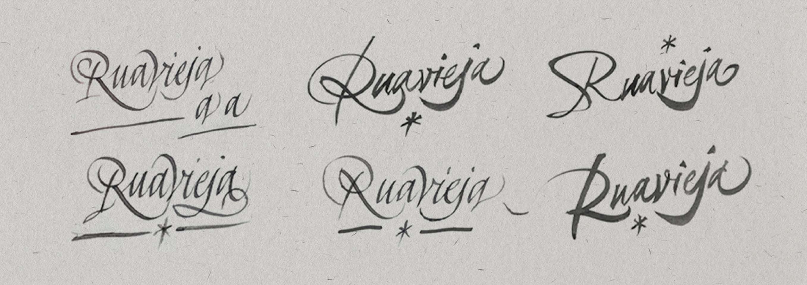 Ruavieja is a Spanish liqueur brand with more than 130 years of history that was born in Santiago de Compostela, Galicia. A company that has managed to stay alive in the minds and mouths of millions of Spaniards since 1889. 
