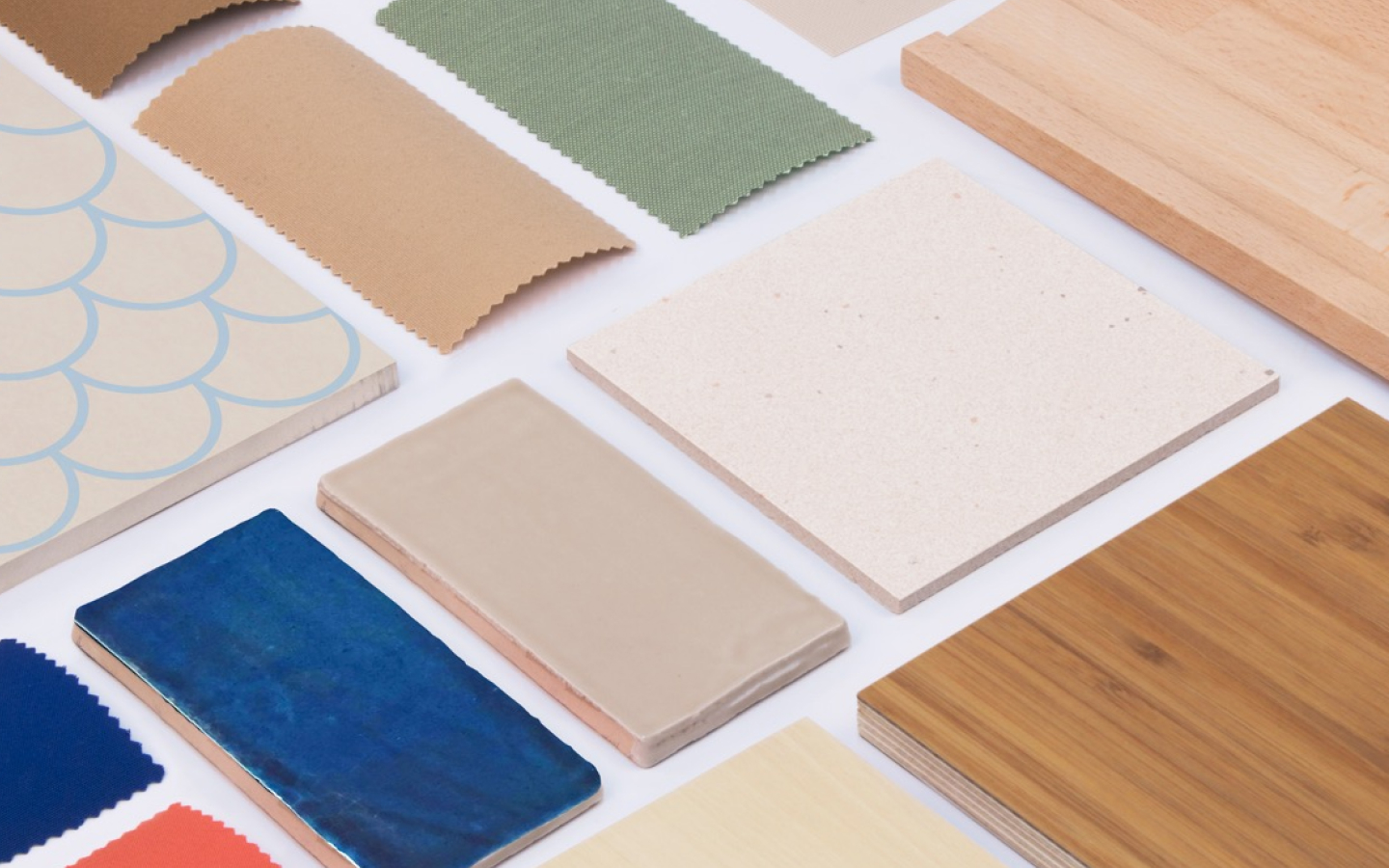 La Sirena es un reconocido retailer de productos congelados con más de 30 años de trayectoria, 250 establecimientos distribuidos por España y una gran variedad de marcas propias en constante evolución para poder satisfacer a las nuevas necesidades de los consumidores.