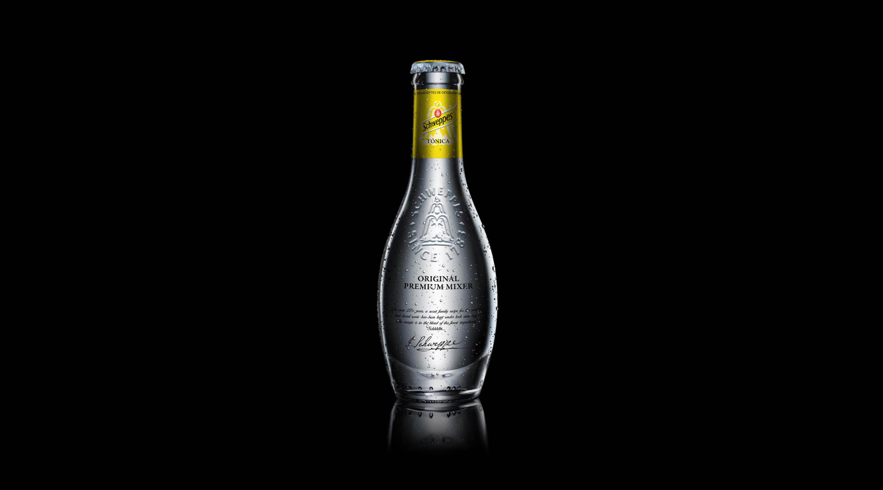 Schweppes_1 Schweppes_bottle